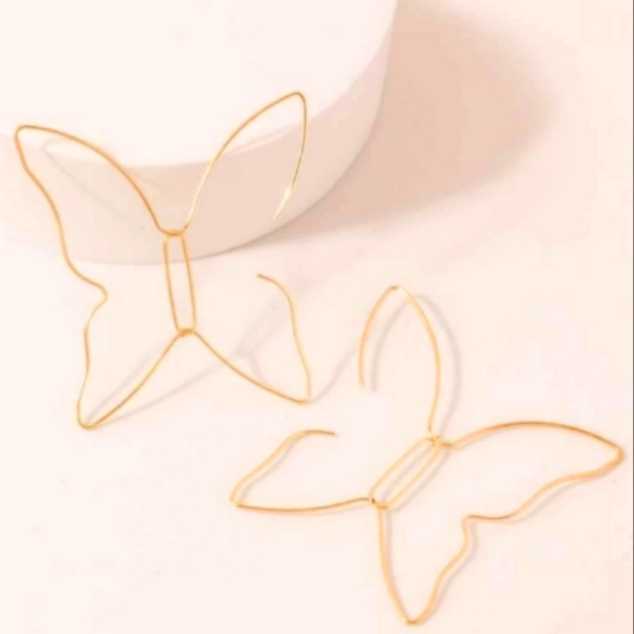 Big Butterflies Wire Hoops Earrings Gold XL Hoop Line Art Butterfly Outline New - Picture 5 of 6